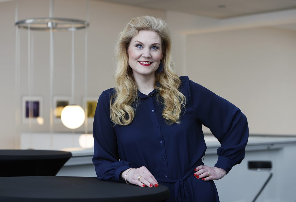 Oululainen oopperalaulaja Maria Mannermaa valittu Oulun Muusiikkijuhlien toimitusjohtajan sijaiseksi 10 Maria Mannermaa